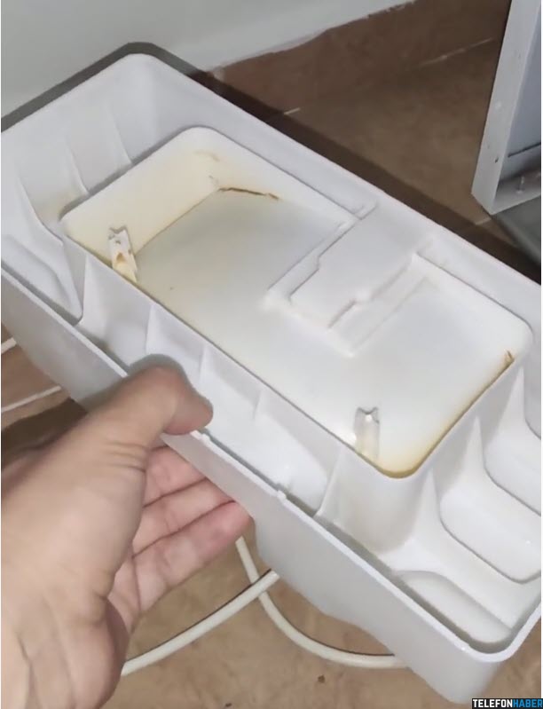 Arçelik buzdolabı arka su haznesi nasıl çıkarılır?